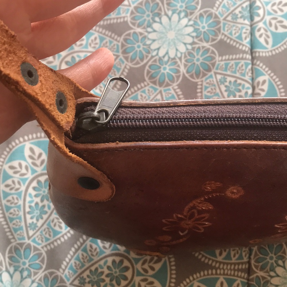 Vintage hand decorated Leather bag in GUC - Picture 5 of 8